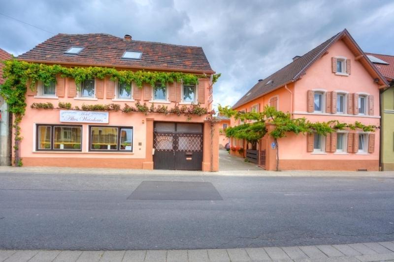 Hotel Altes Weinhaus Neustadt an der Weinstraße Esterno foto